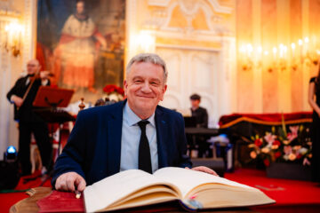 Cenu města získaly čtyři osobnosti a jedna kapela. Počin roku patří hasičům / fotogalerie / 137-cena-mesta-2024