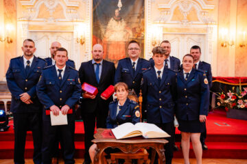 Cenu města získaly čtyři osobnosti a jedna kapela. Počin roku patří hasičům / fotogalerie / 145-cena-mesta-2024
